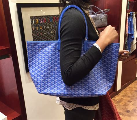 calling Goyard experts .